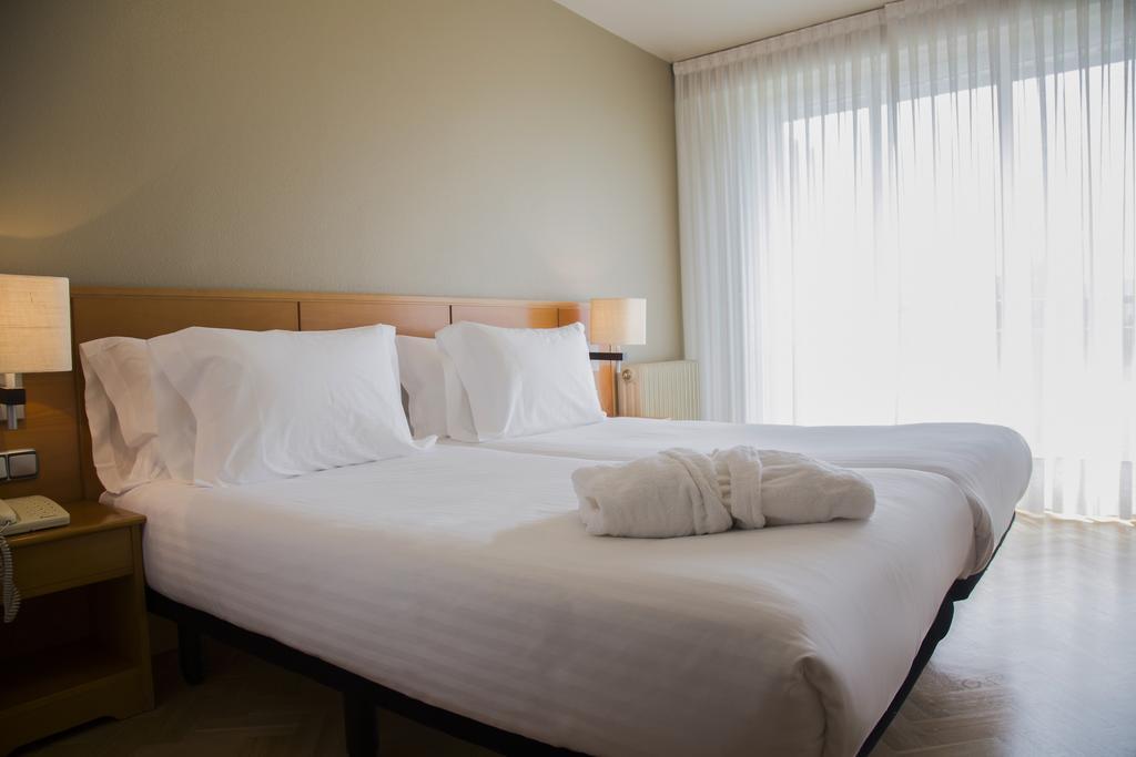 Suites Sercotel Mirasierra ปัมโปลนา ภายนอก รูปภาพ