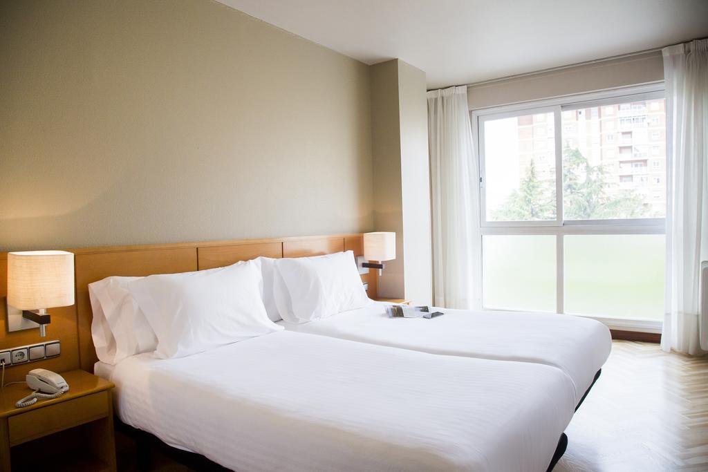 Suites Sercotel Mirasierra ปัมโปลนา ภายนอก รูปภาพ