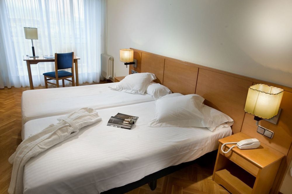 Suites Sercotel Mirasierra ปัมโปลนา ภายนอก รูปภาพ
