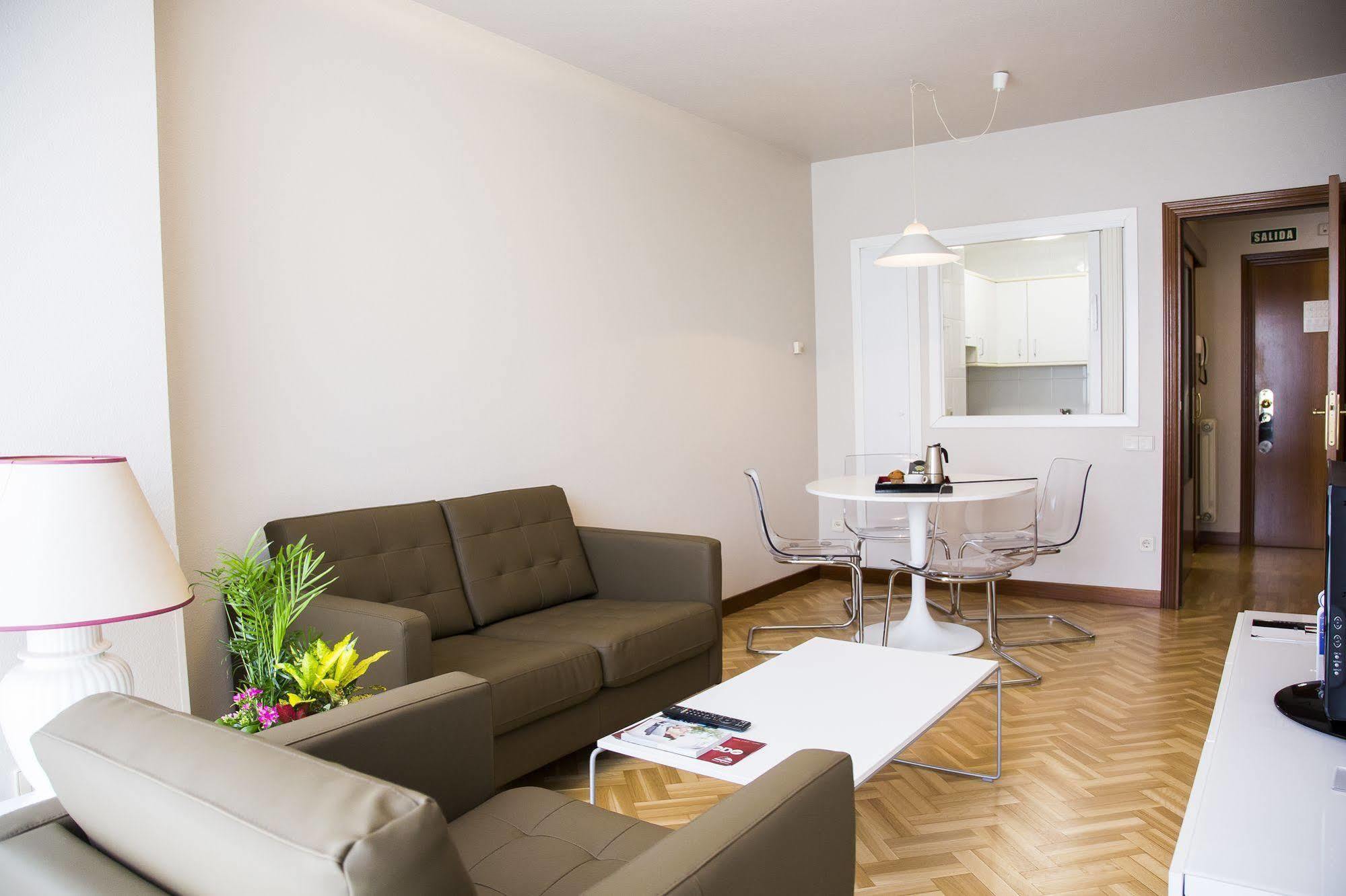 Suites Sercotel Mirasierra ปัมโปลนา ภายนอก รูปภาพ