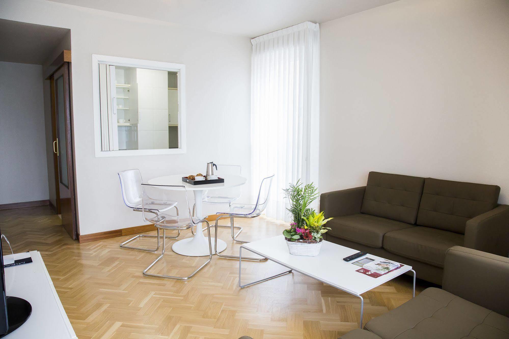 Suites Sercotel Mirasierra ปัมโปลนา ภายนอก รูปภาพ